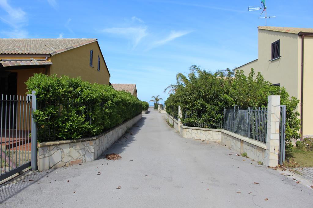 Casa Vacanze Roccella Beach Campofelice Di Roccella Extérieur photo
