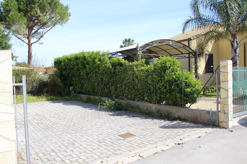 Casa Vacanze Roccella Beach Campofelice Di Roccella Extérieur photo